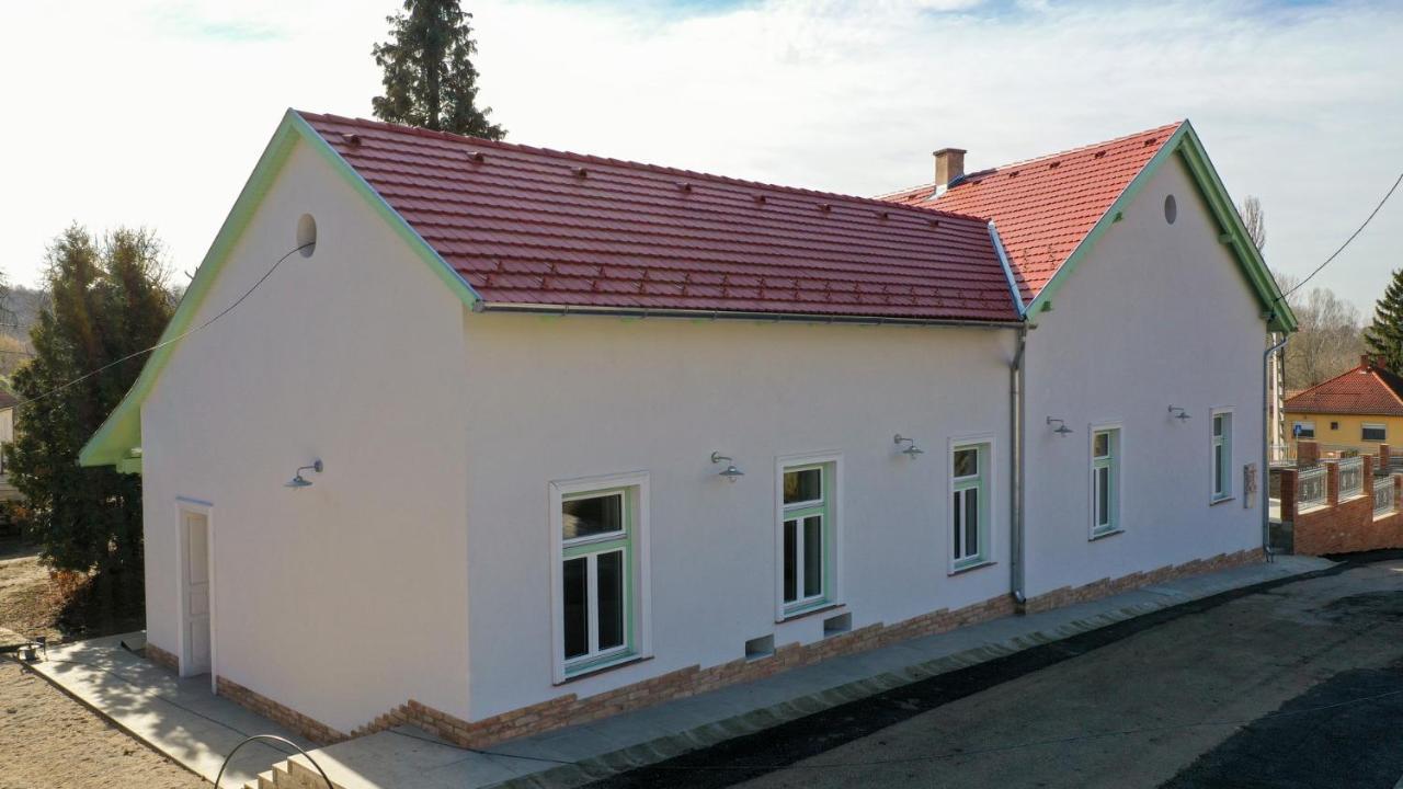 Kira Panzio Bed and Breakfast Lengyeltoti Eksteriør billede